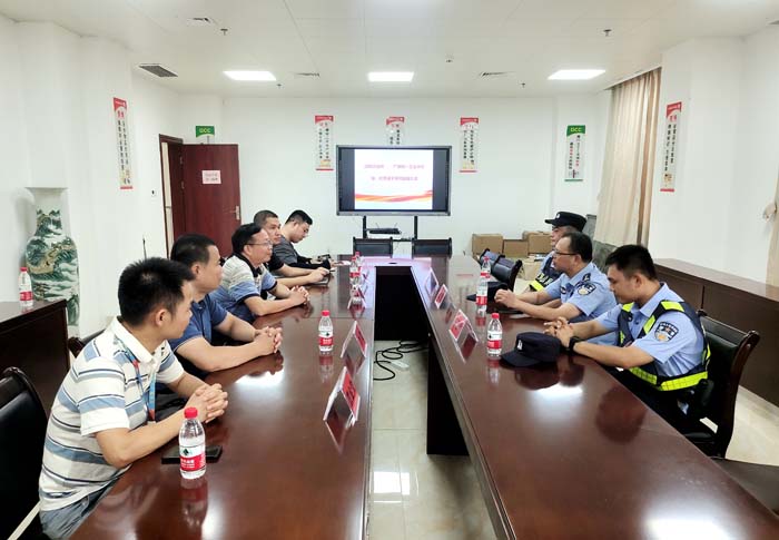 4-座谈会现场.jpg