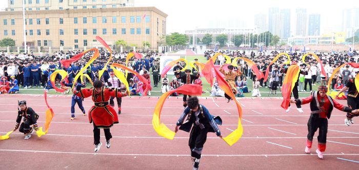 3.民族舞蹈表演.jpg